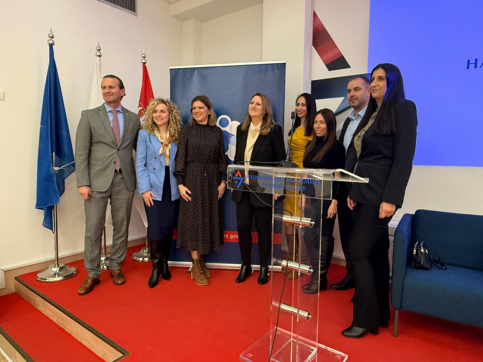 Dušica Gajinov sa kolegama na svečanosti Republičke agencije za mirno rešavanje radnih sporova — obraćanje direktora Agencije